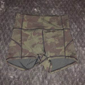 COPY - Lululemon camo short shorts